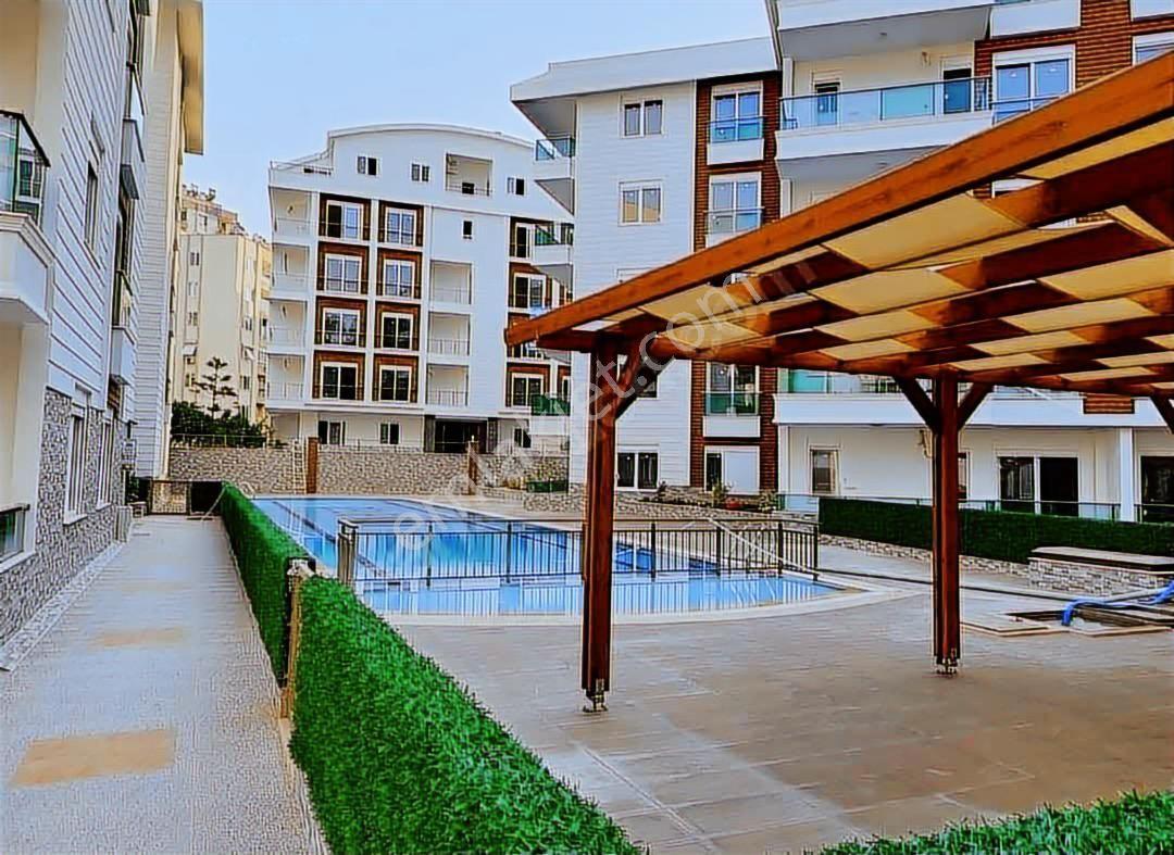 Lüx Sitede Temiz Eşyalı Kiralık - Görsel 7