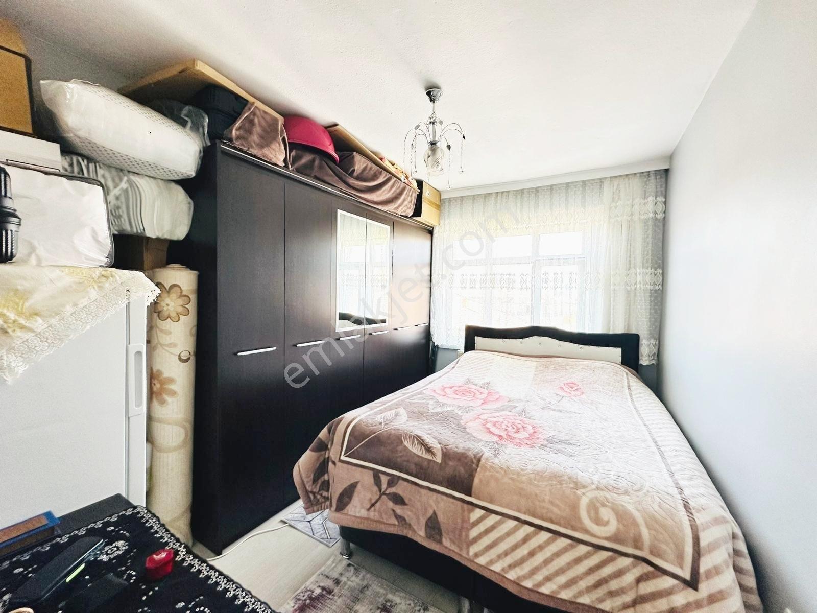 Barut Emlak_ Fatih Mahallesinde 3. Kat 120 M2 Gd Cephe 3+1 - Görsel 27