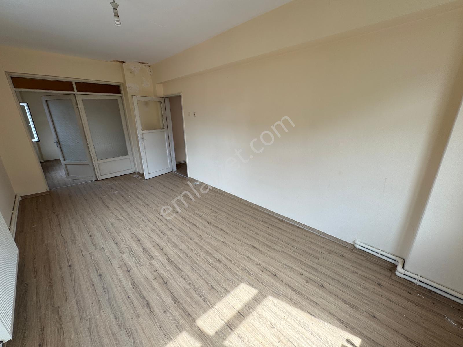 Yağmur Emlak'tan Gençlik Parkı Yakınında 3.kat 3+1 Kiralık Daire - Görsel 16