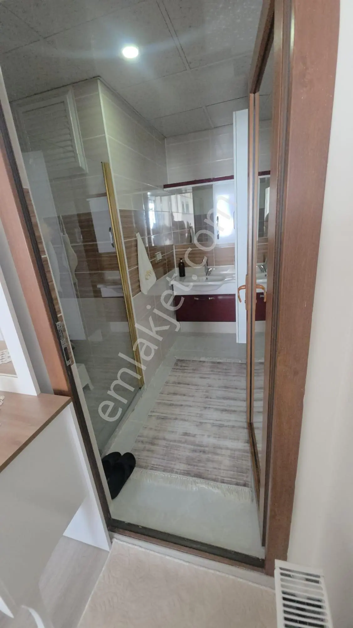 Kaçmaz'dan Fabrika Mahallesinde 3+1 Cadde Üstü Son Kat Fırsat Daire - Görsel 5
