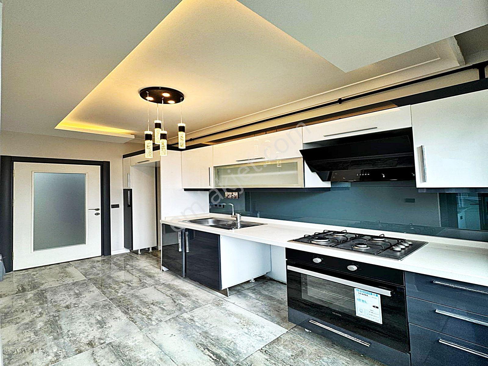 Cadde34 Yapı'dan Kapalı Otoparklı Aile Sitesinde 2+1 Full Dekorlu Krediye Uygun Acil Satılık Daire - Görsel 9