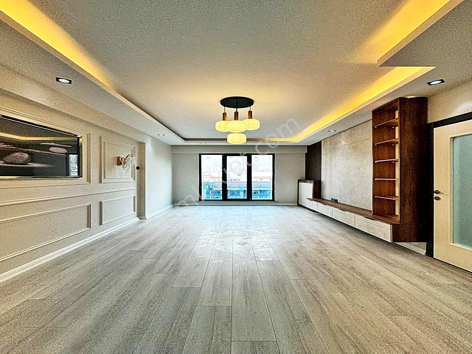 Cadde34 Yapı'dan Kapalı Otoparklı Aile Sitesinde 2+1 Full Dekorlu Krediye Uygun Acil Satılık Daire - Görsel 2