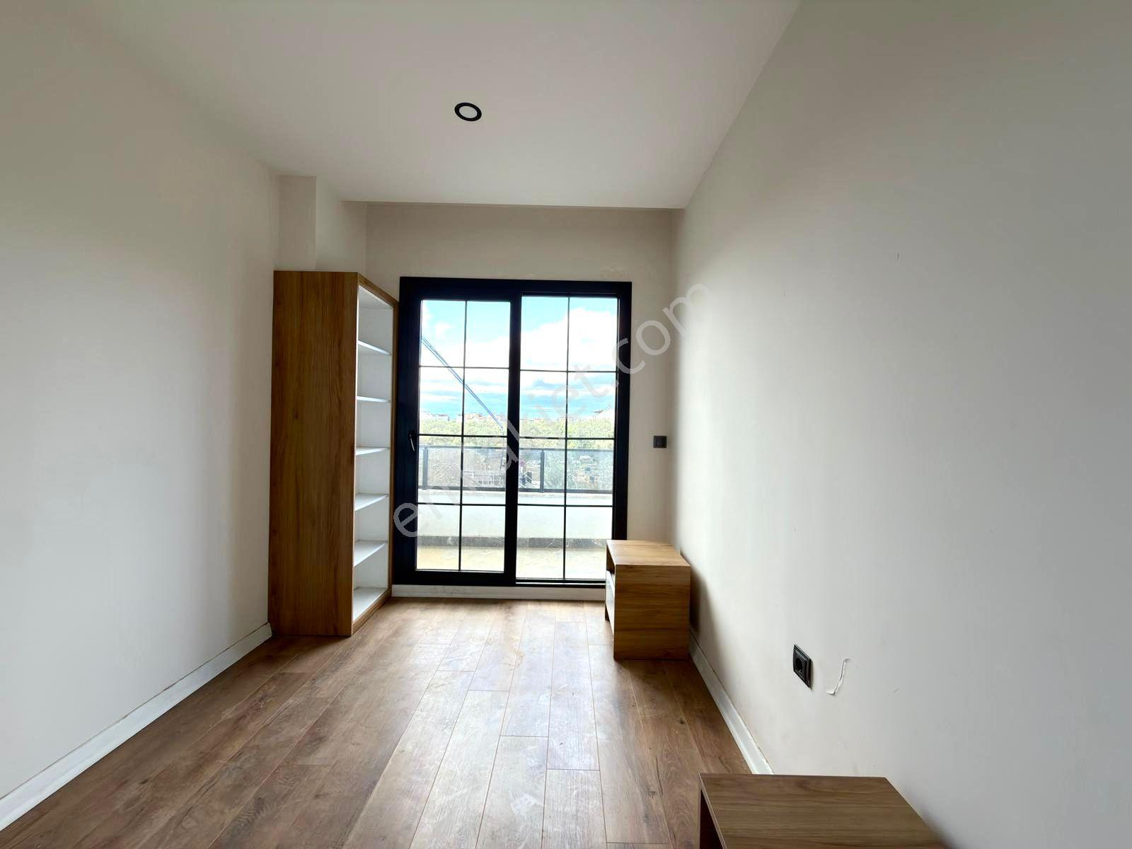 🏡 Referans'tan Akçay'da Bahçe Kullanımlı Şık Tasarımlı 1+1 Daire - Görsel 2