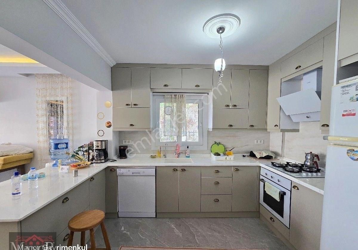 Kuşadası Kadınlar Denizinde 4+1 Plaja 300 Metre Eşyalı Manzaralı Satılık Villa - Görsel 12