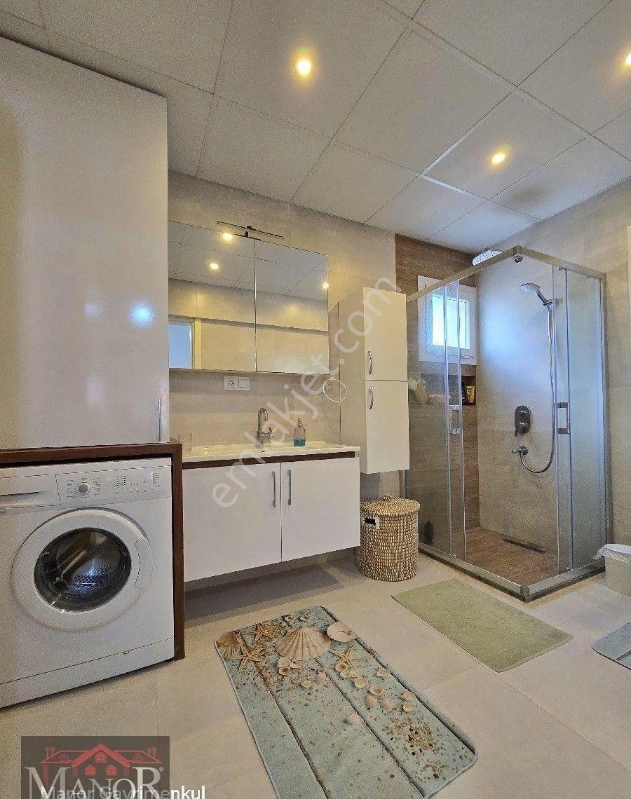 Kuşadası Kadınlar Denizinde 4+1 Plaja 300 Metre Eşyalı Manzaralı Satılık Villa - Görsel 5