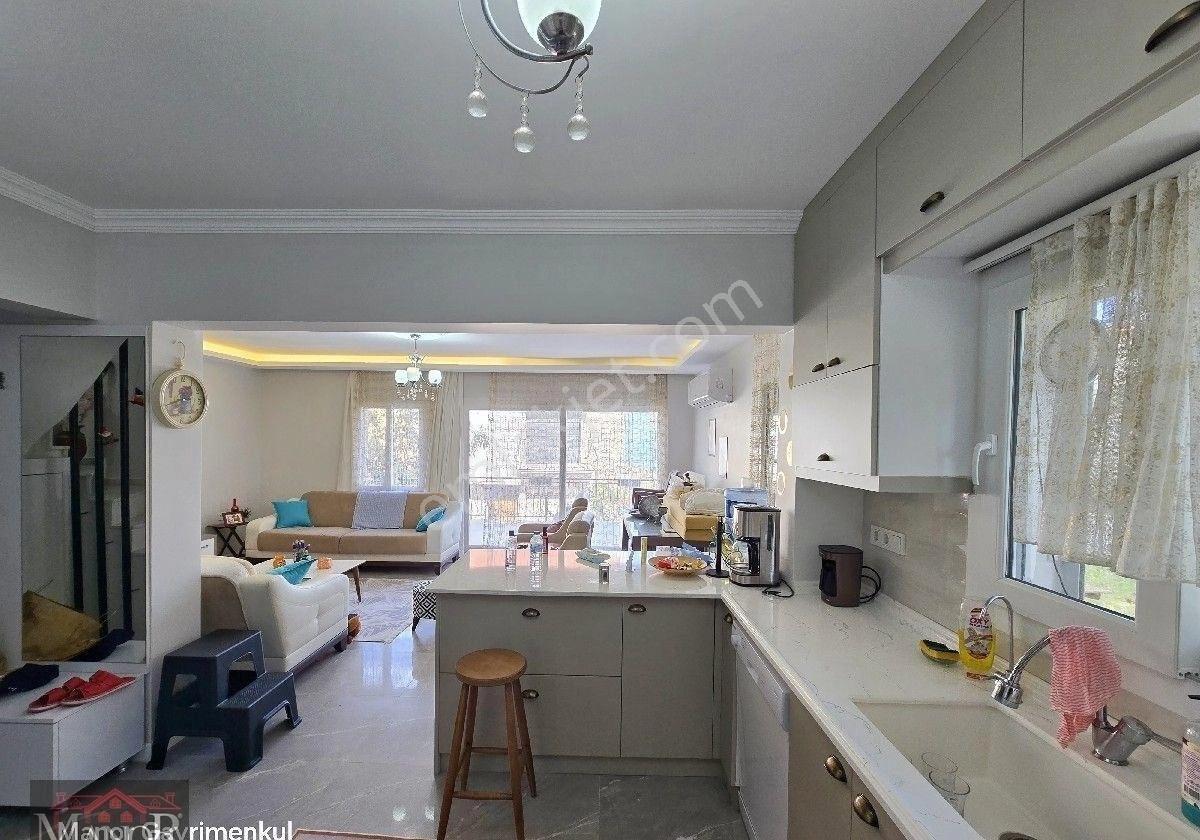 Kuşadası Kadınlar Denizinde 4+1 Plaja 300 Metre Eşyalı Manzaralı Satılık Villa - Görsel 25