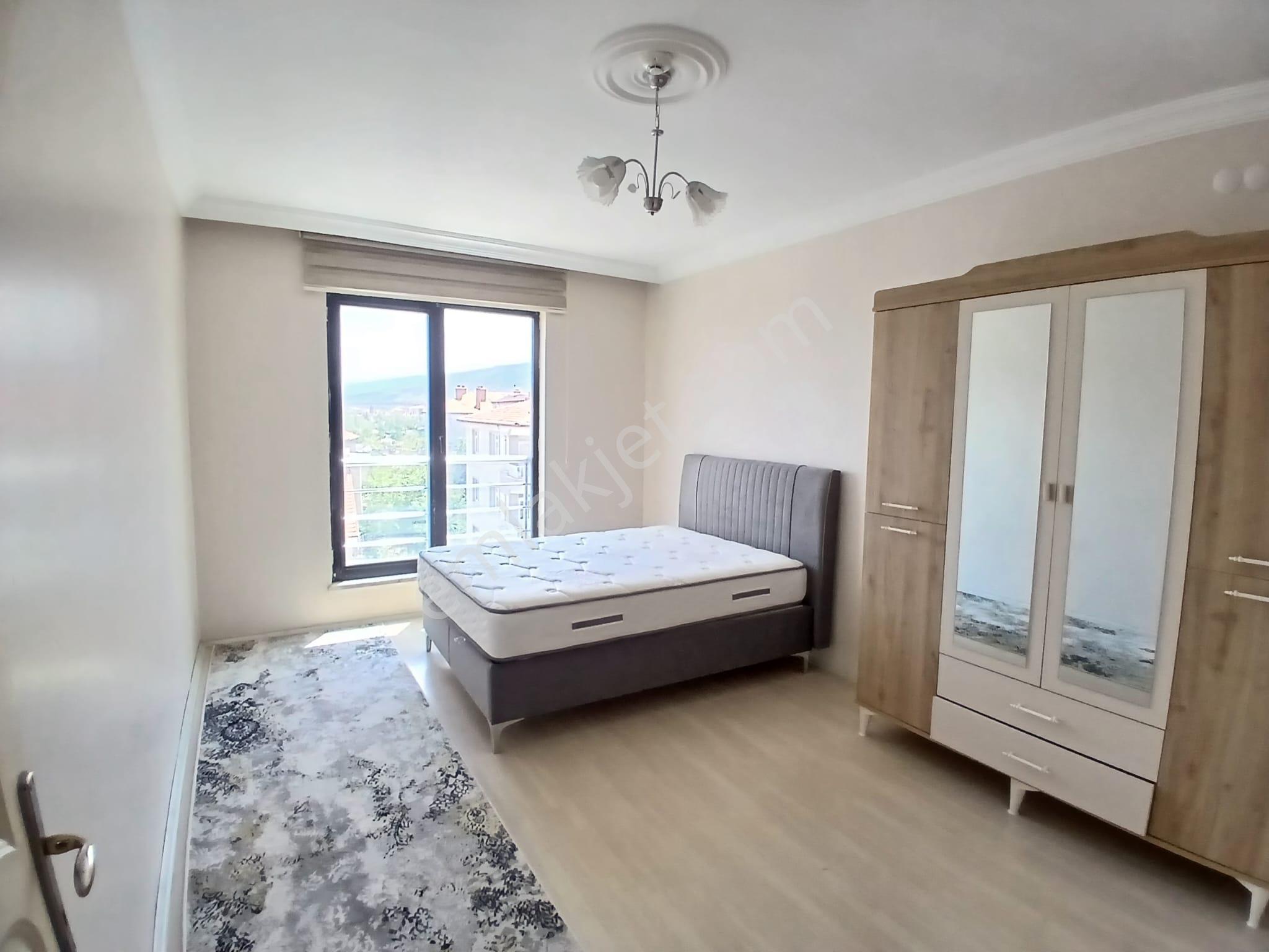 Akçay Emlak'tan Akşehir Çarşı Merkezde Eşyalı Tüm Faturalar Dahil Kiralık 1+1 Daire - Görsel 9