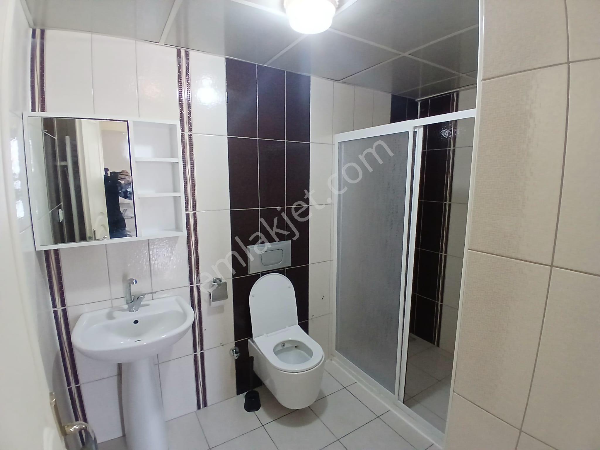 Akçay Emlak'tan Akşehir Çarşı Merkezde Eşyalı Tüm Faturalar Dahil Kiralık 1+1 Daire - Görsel 32