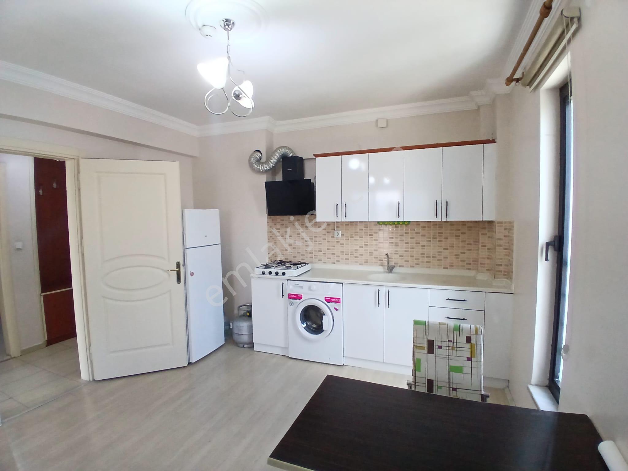 Akçay Emlak'tan Akşehir Çarşı Merkezde Eşyalı Tüm Faturalar Dahil Kiralık 1+1 Daire