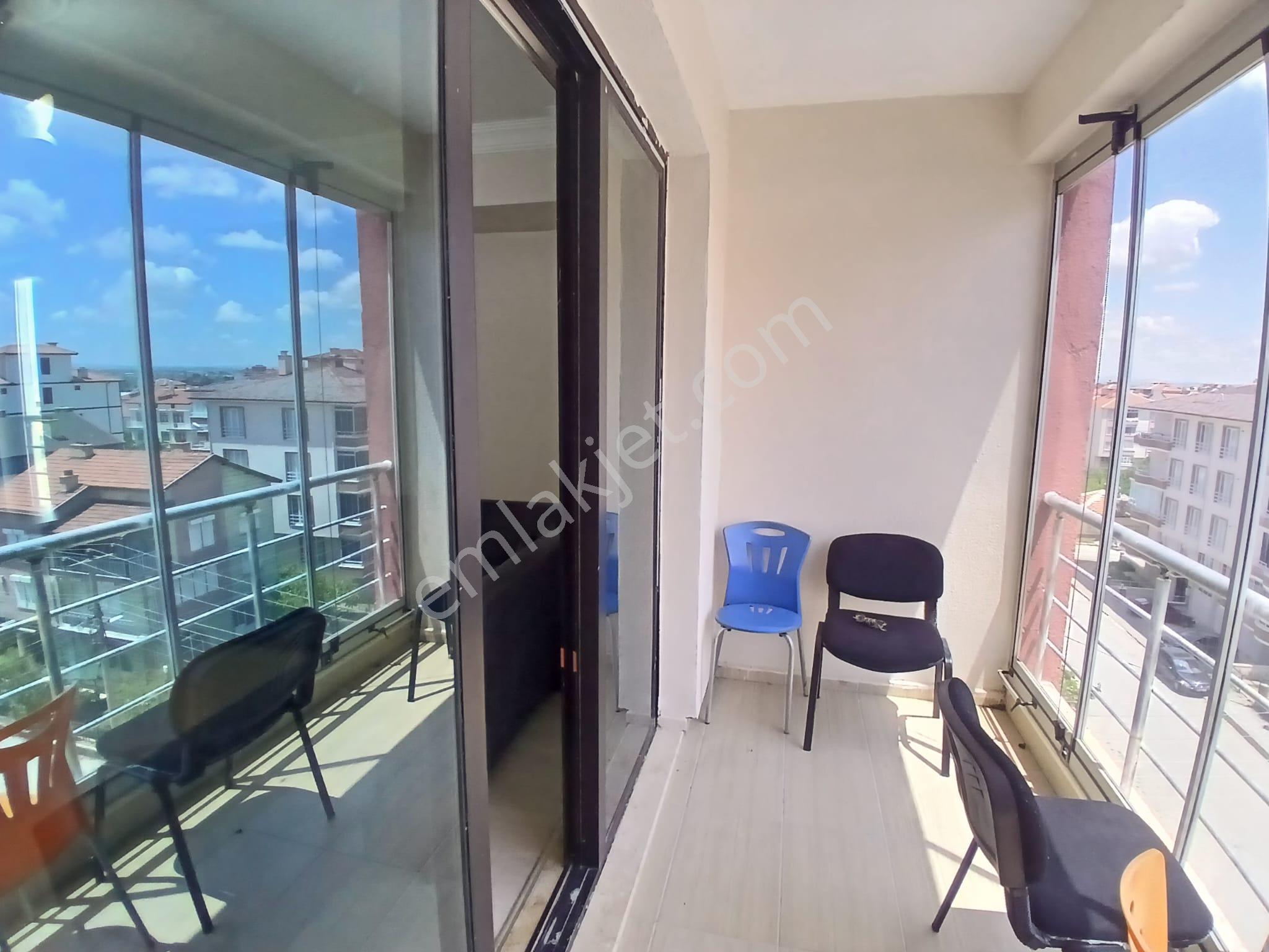 Akçay Emlak'tan Akşehir Çarşı Merkezde Eşyalı Tüm Faturalar Dahil Kiralık 1+1 Daire - Görsel 20