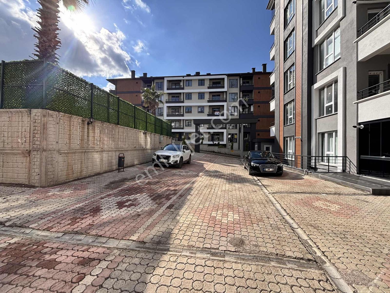 Atakum Toplu Konut Bulvarına Cephe Lüks Site İçi 1+1 - Görsel 13