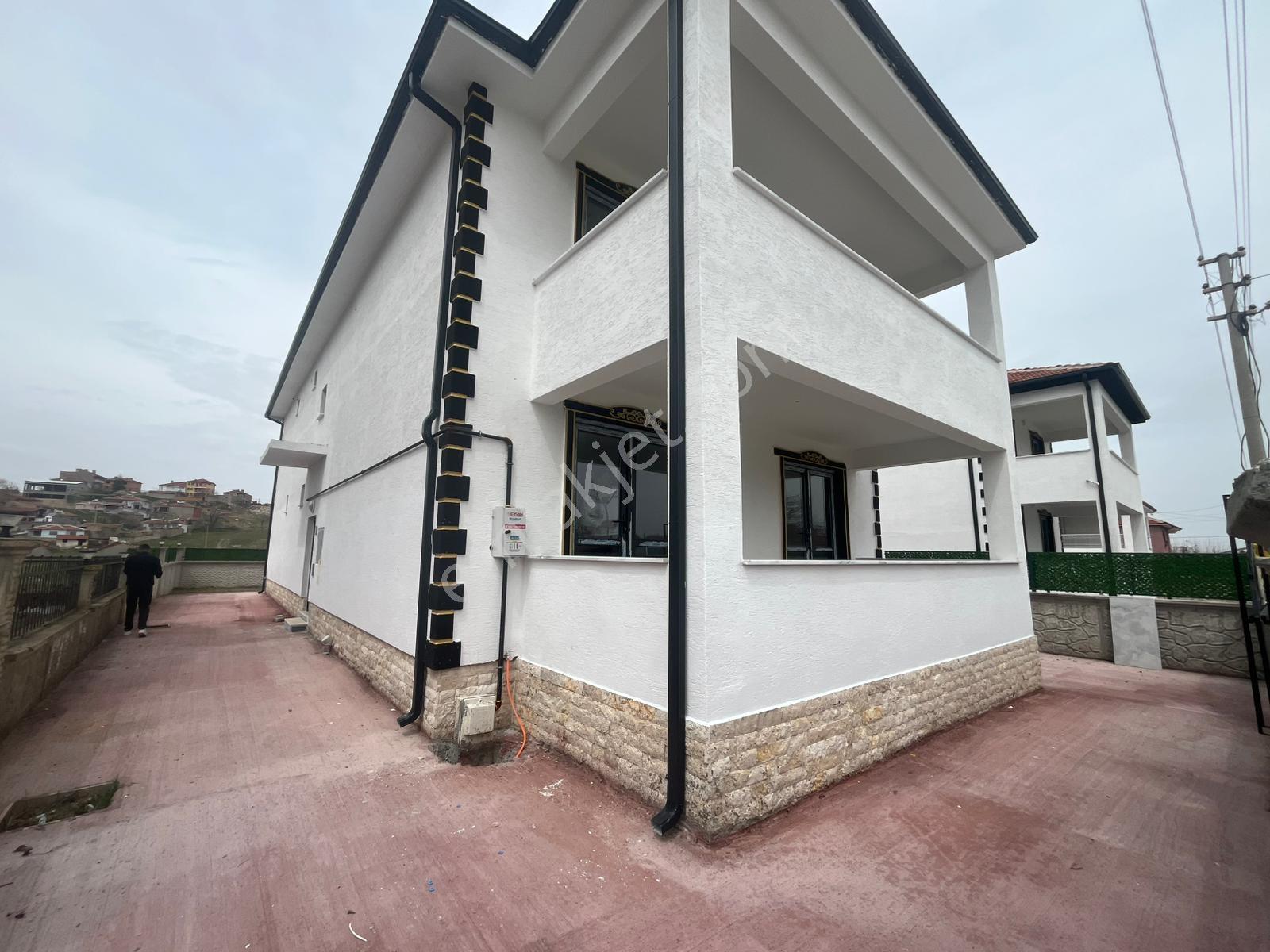 Bess'den Emirdağ'da İnkilap Mahallesi'nde Satılık 6+2 Villa - Görsel 14