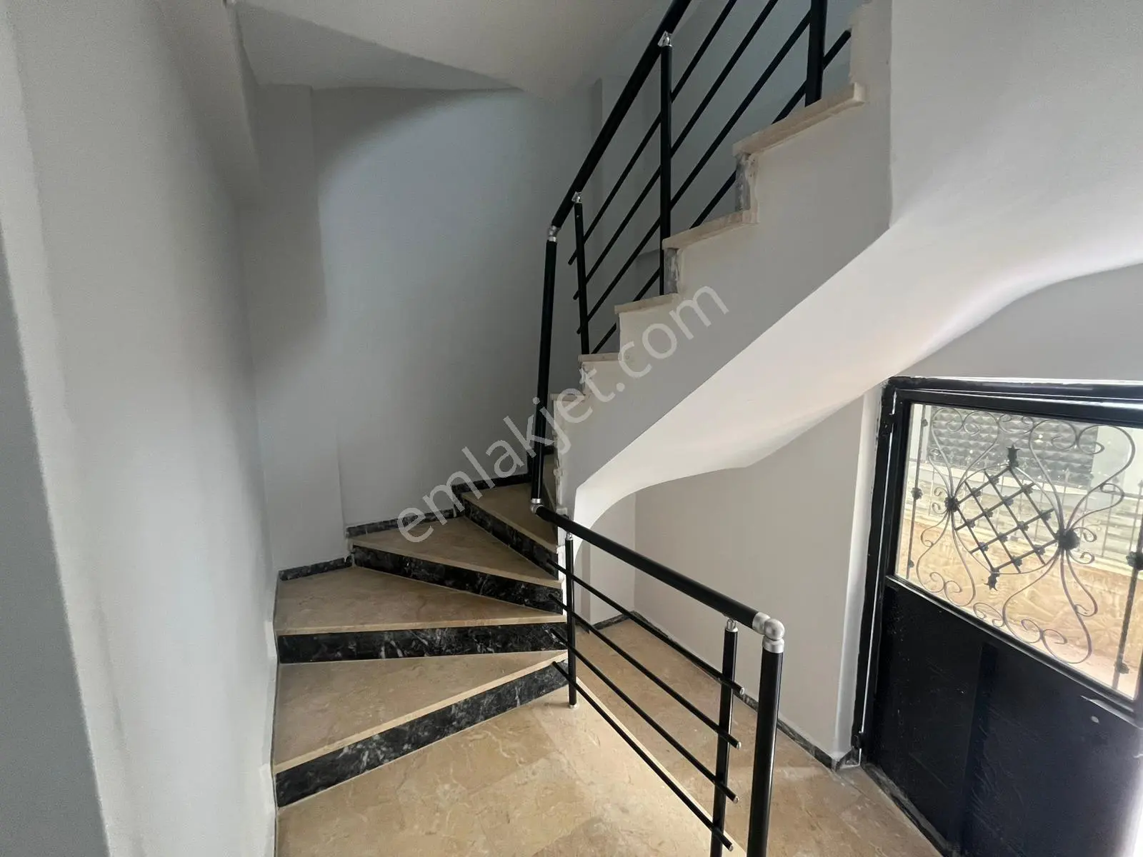 Bess'den Emirdağ'da İnkilap Mahallesi'nde Satılık 6+2 Villa - Görsel 31