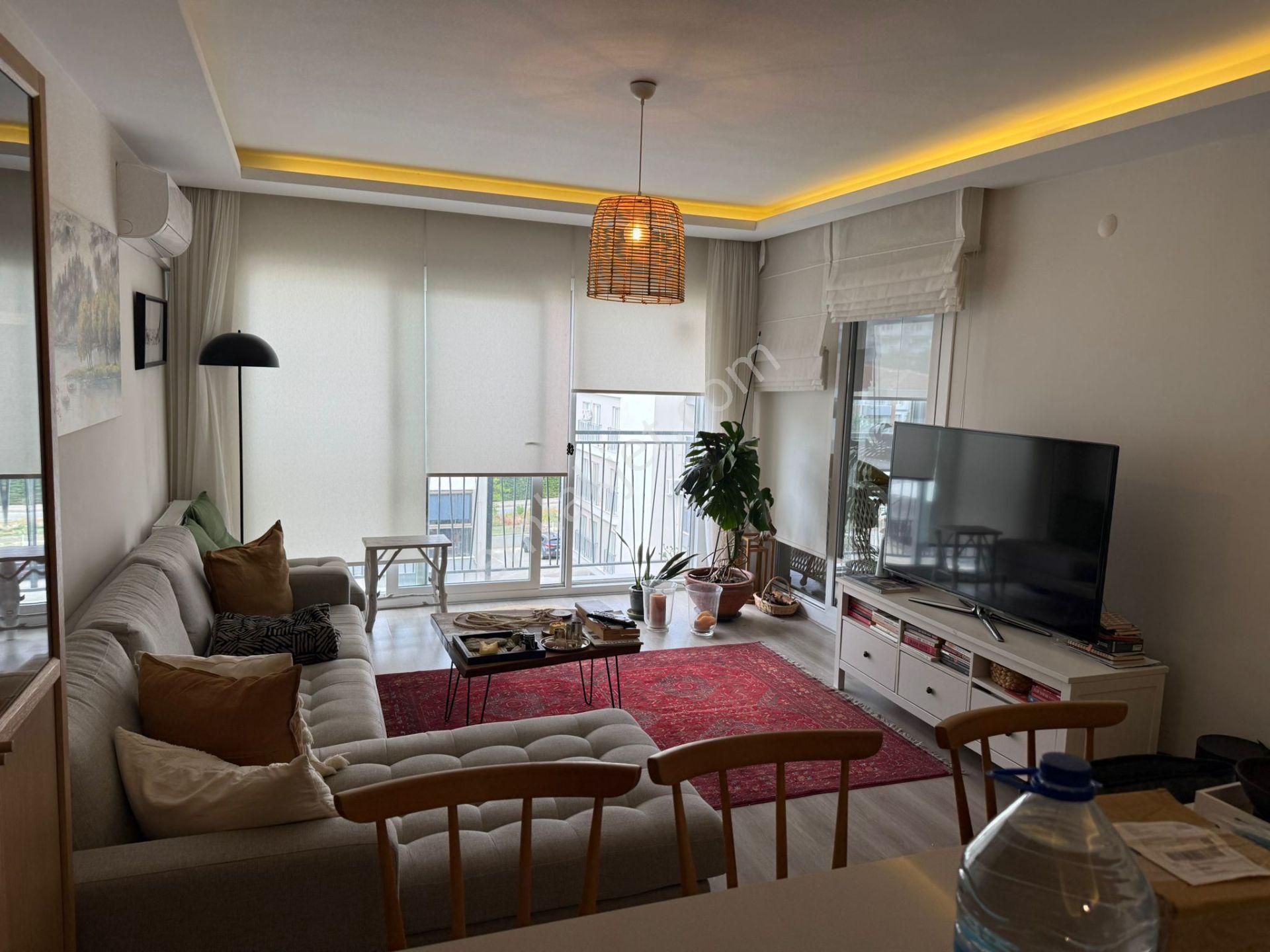 Kuşadası Kirazlı Yolu Üzeri Kiralık Full Eşyalı 1+1 Daire - Görsel 4