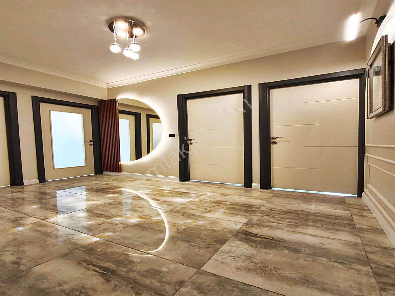 Cadde34'den Zafer Mahallesinde Aile Sitesinde Kapalı Otoparklı Ebeveyn Banyolu 3+1 Daire - Görsel 21