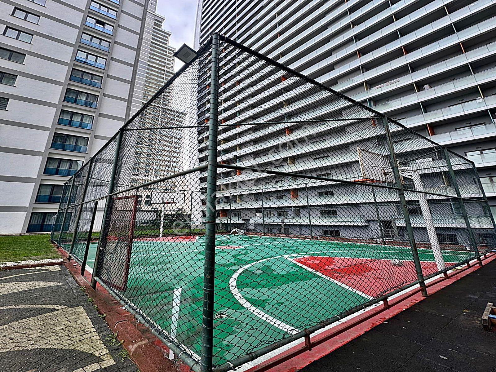 Cadde34'den Zafer Mahallesinde Aile Sitesinde Kapalı Otoparklı Ebeveyn Banyolu 3+1 Daire - Görsel 45