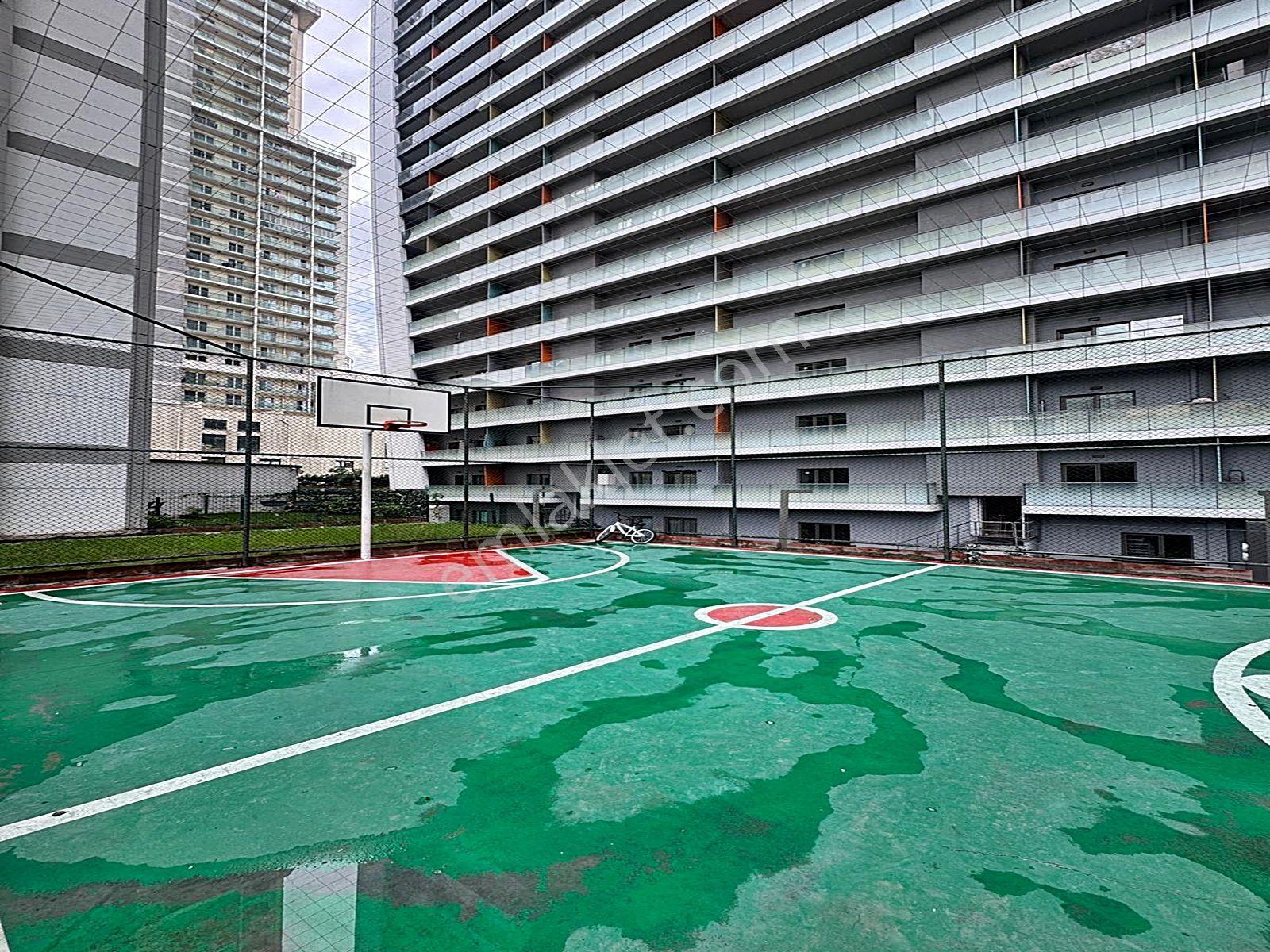 Cadde34'den Zafer Mahallesinde Aile Sitesinde Kapalı Otoparklı Ebeveyn Banyolu 3+1 Daire - Görsel 13