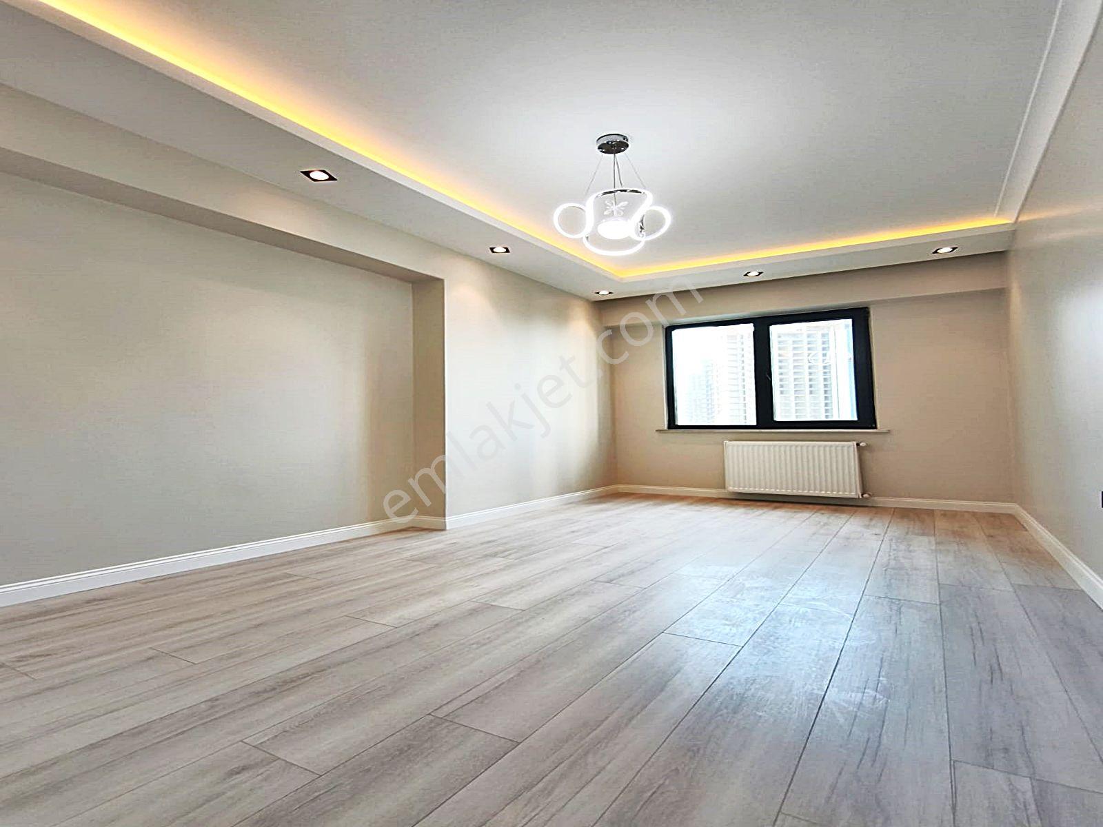 Cadde34'den Zafer Mahallesinde Aile Sitesinde Kapalı Otoparklı Ebeveyn Banyolu 3+1 Daire - Görsel 37