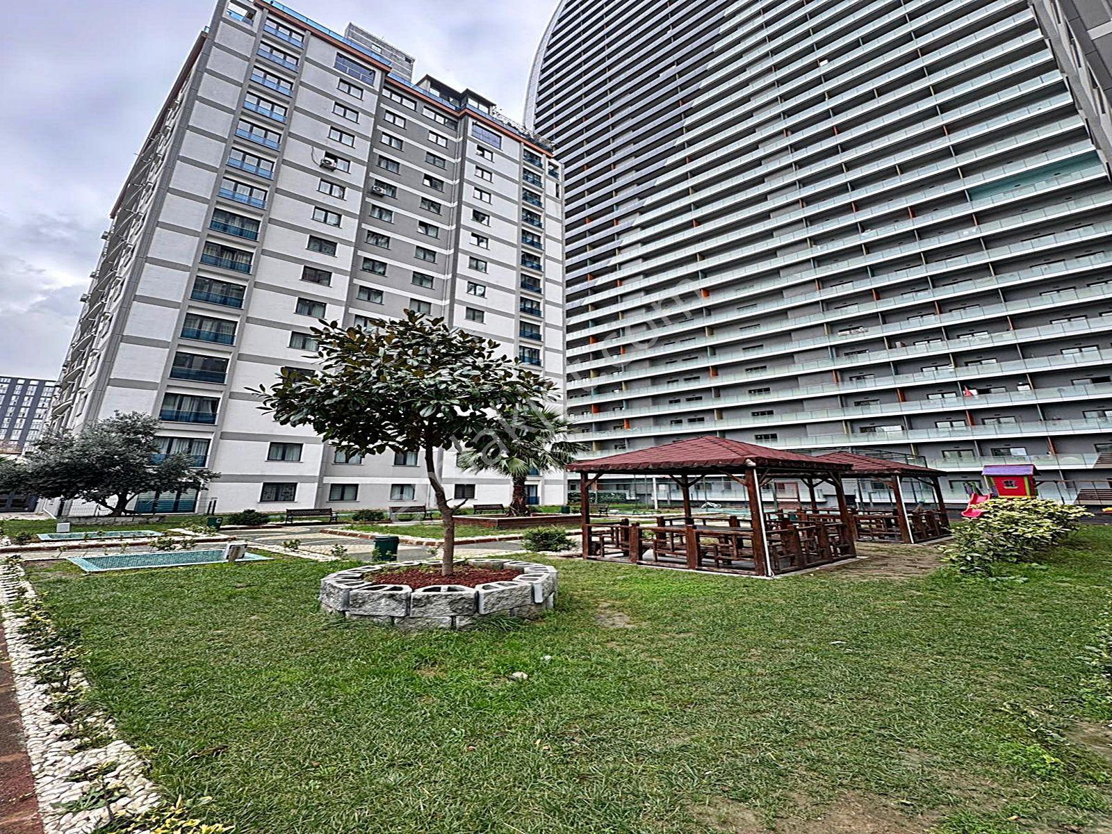 Cadde34'den Zafer Mahallesinde Aile Sitesinde Kapalı Otoparklı Ebeveyn Banyolu 3+1 Daire - Görsel 23