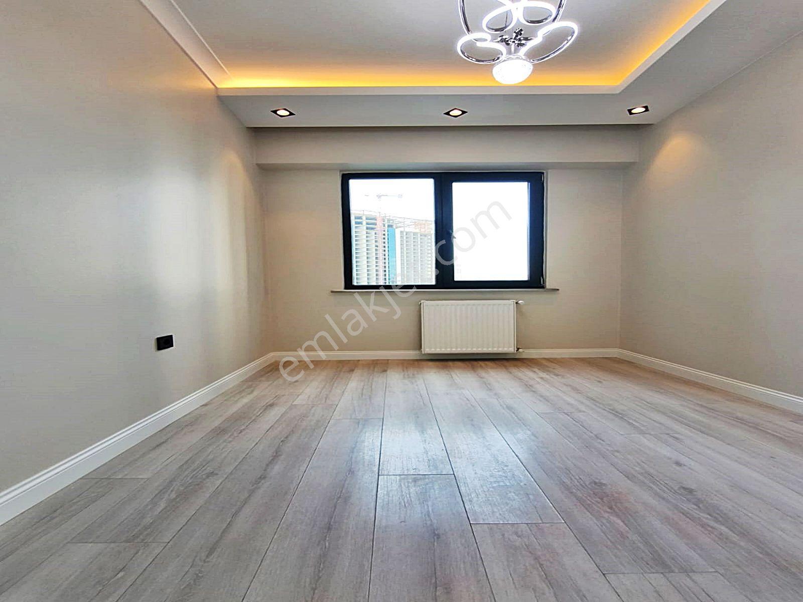 Cadde34'den Zafer Mahallesinde Aile Sitesinde Kapalı Otoparklı Ebeveyn Banyolu 3+1 Daire - Görsel 38