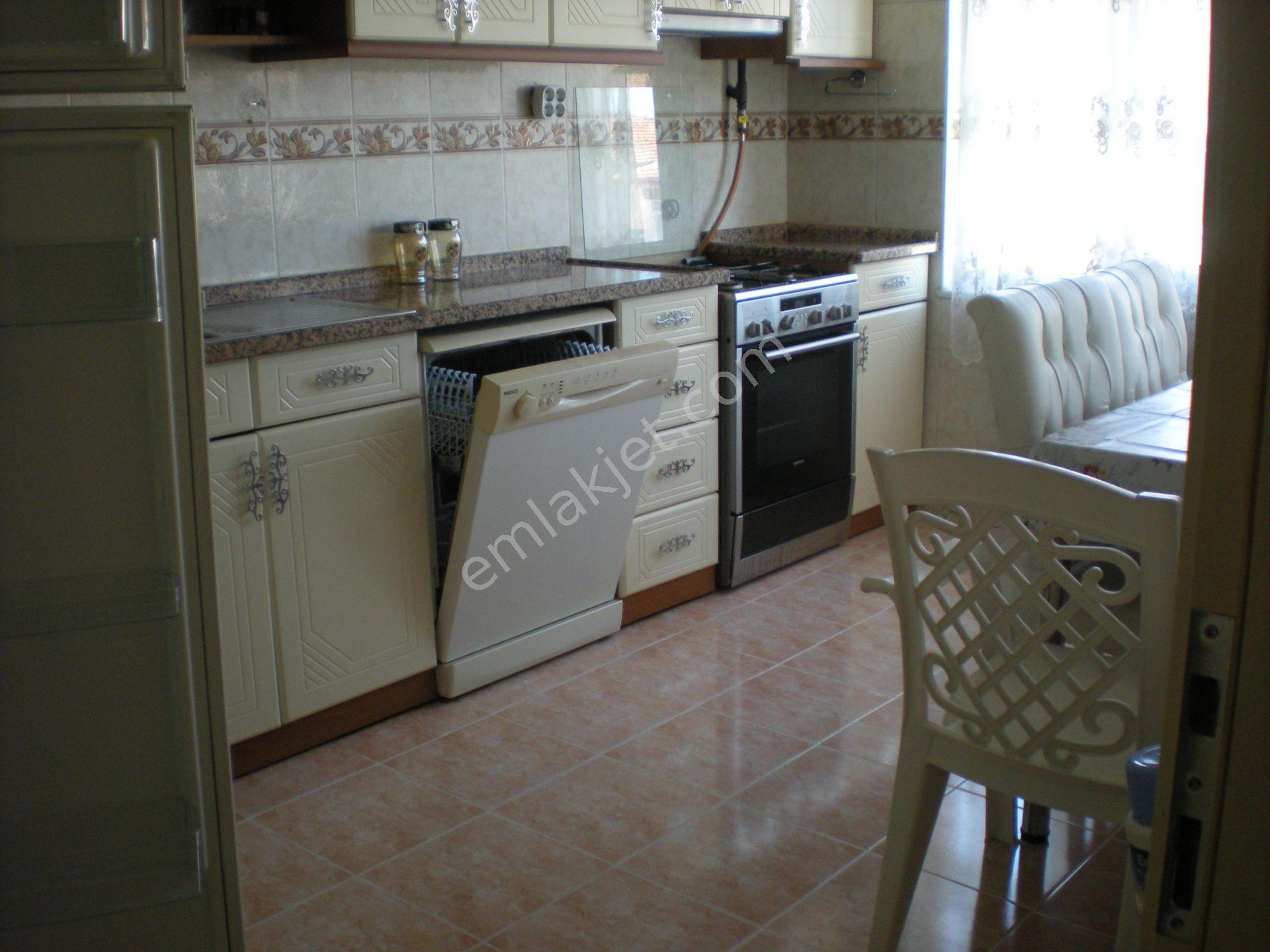 Balıkesir Bahçelievler.demirdağ Emlaktan Geniş Eşyalı Kiralık 2+1 Daire