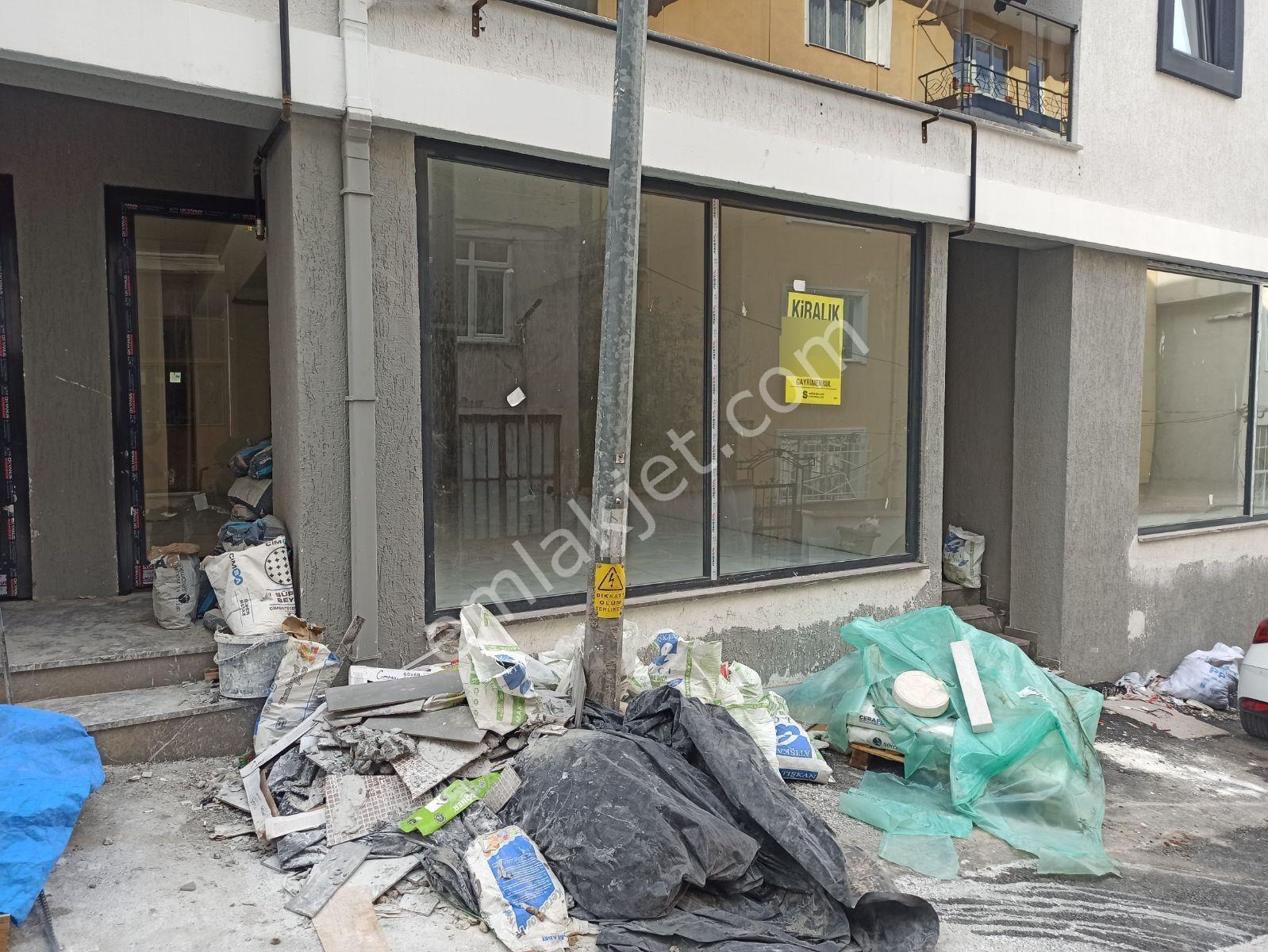 Selçukbey Cad Aralığı 97 M2 Satılık Dükkan