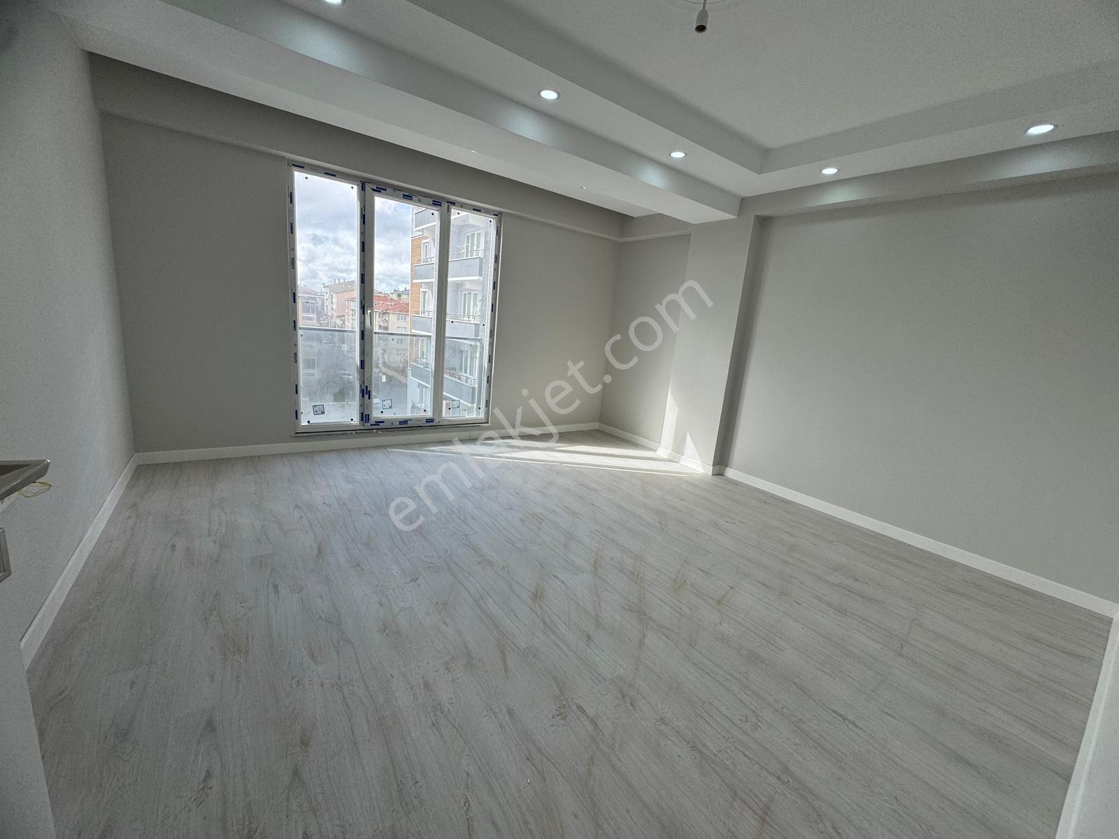 Tuğra'dan Çobançeşme De Arakat Sıfır 2+1 Kullanışlı Daire - Görsel 2
