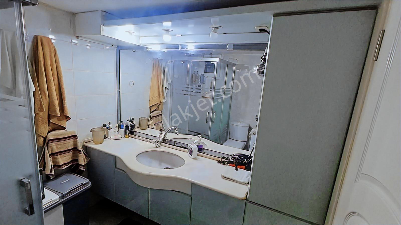 Narlıdere Huzur Mahallesi'nde Deniz Manzaralı 3+1 Satılık Daire - Görsel 8