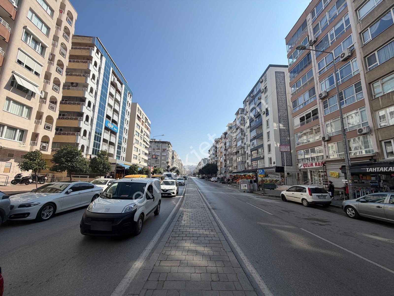 İnönü Caddesi Poligon Metro Yakını Otoparklı Satılık Daire 4+1 - Görsel 4