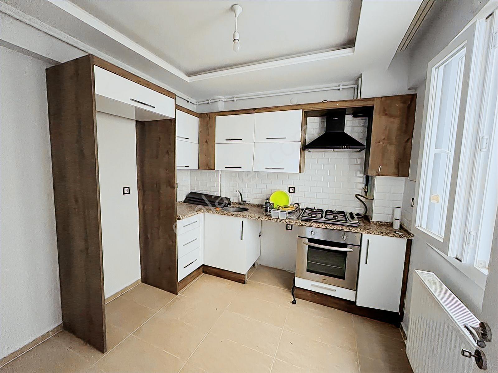 Çözüm Emlak'tan Muradiye'de 2+1 Kapalı Mutfaklı Kiralık Daire - Görsel 22