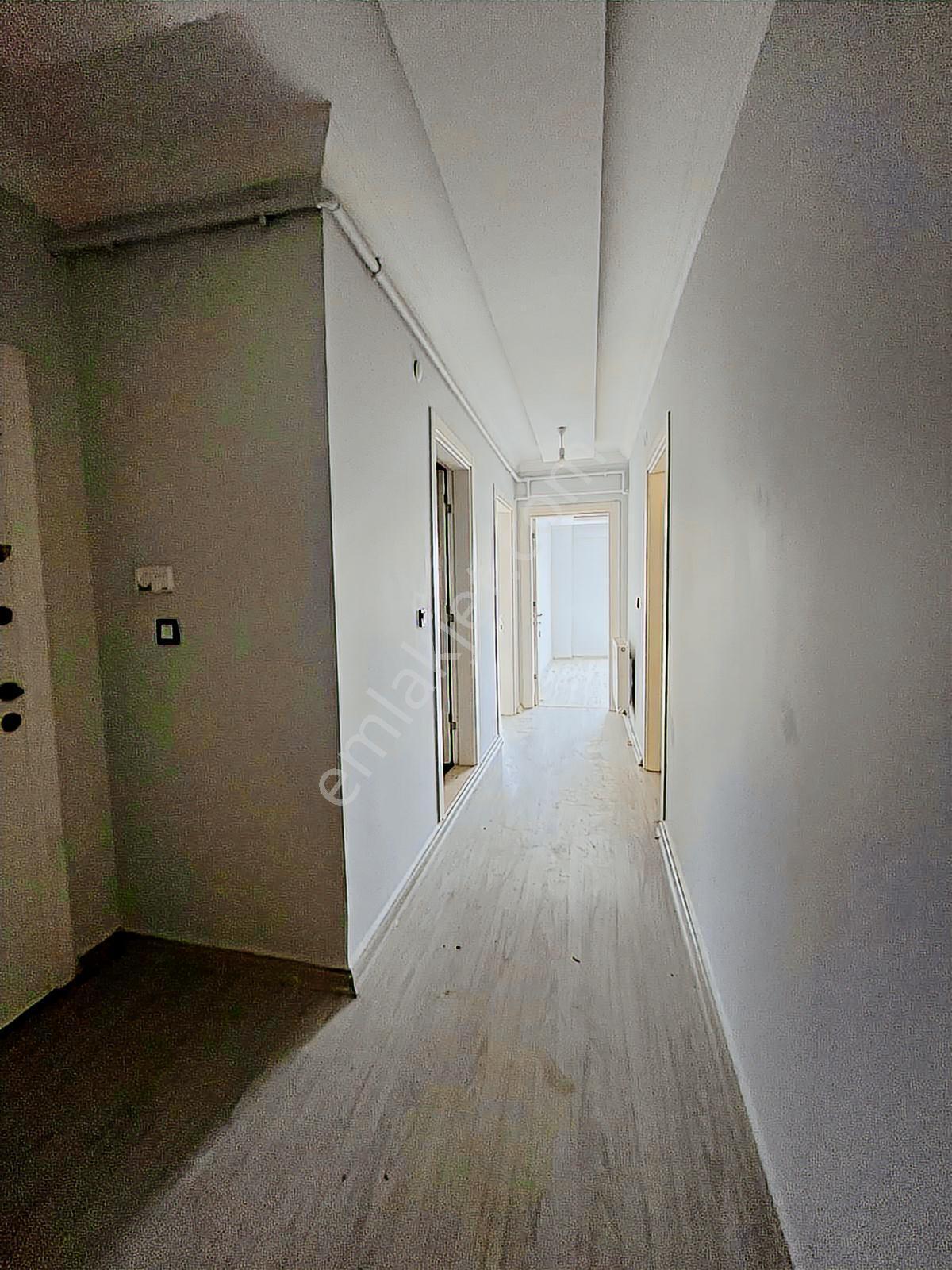 Çözüm Emlak'tan Muradiye'de 2+1 Kapalı Mutfaklı Kiralık Daire - Görsel 24