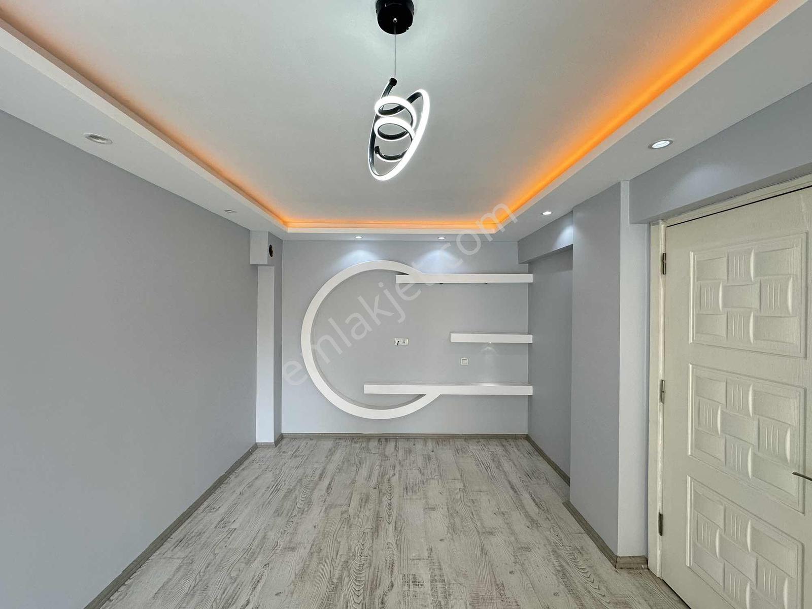 Çözüm Emlak'tan Muradiye'de İstasyon Civarı 2+1 K.mutfak Daire - Görsel 20