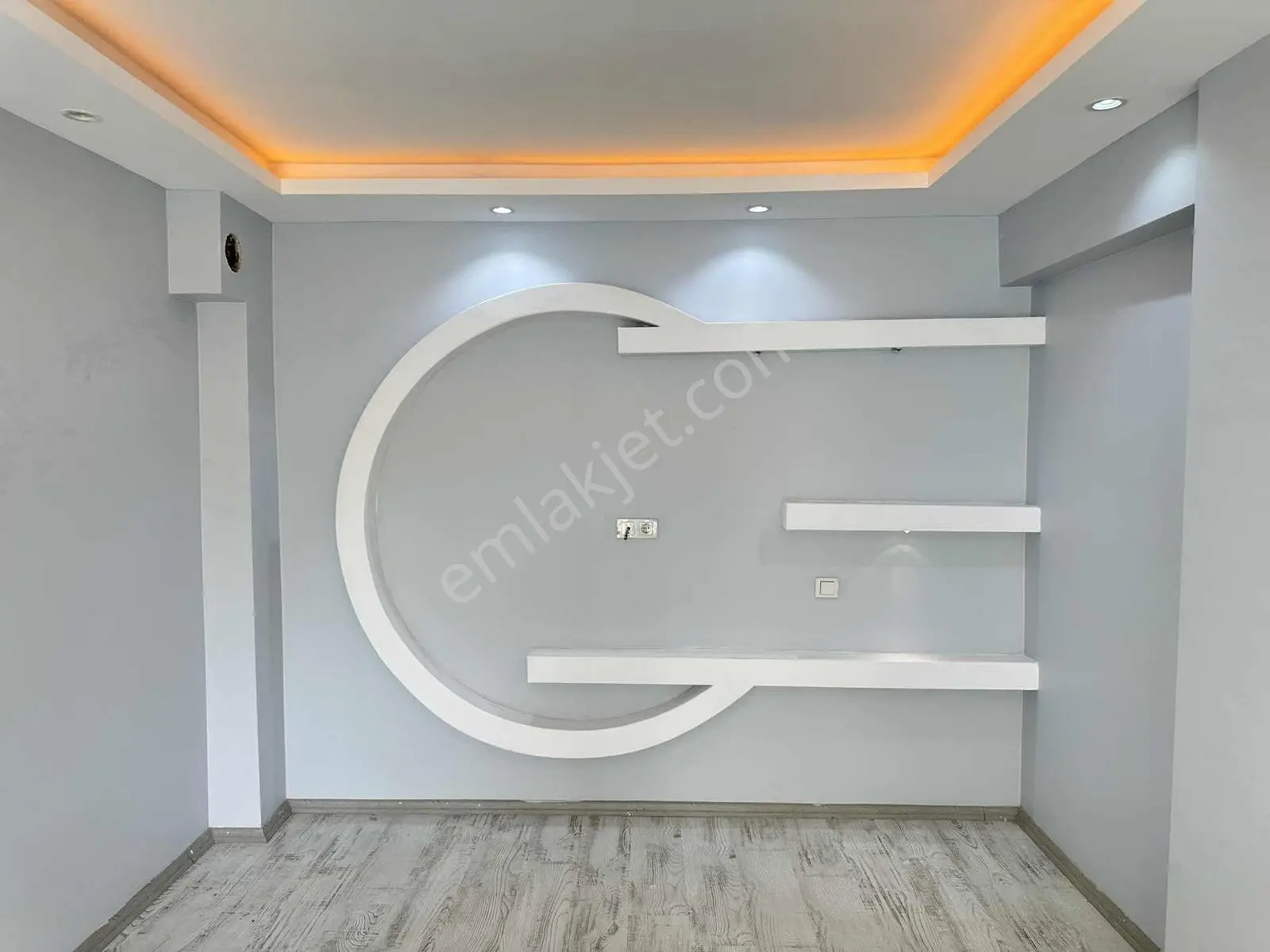 Çözüm Emlak'tan Muradiye'de İstasyon Civarı 2+1 K.mutfak Daire - Görsel 19