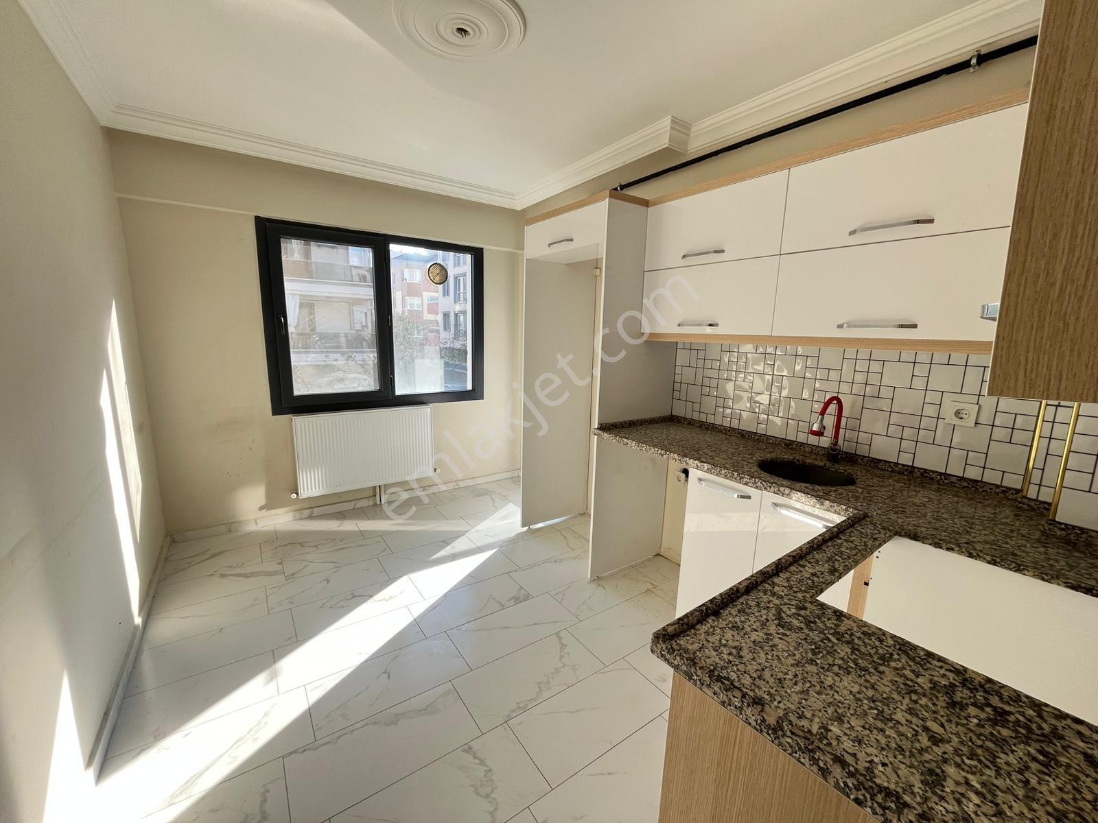 Çözüm Emlak'tan Muradiye'de 3+1 K.mutfaklı Ara Kat Kiralık Daire - Görsel 2