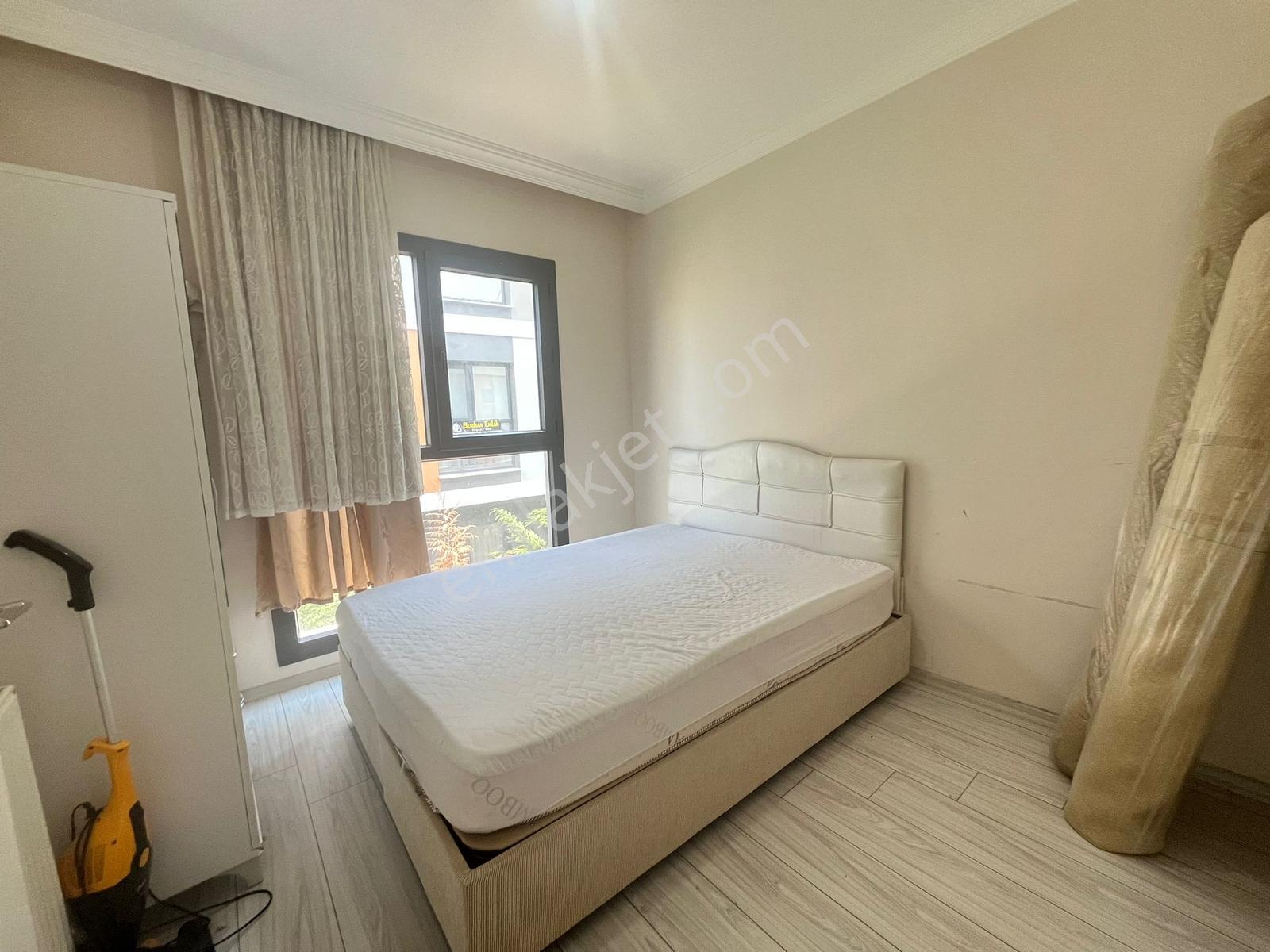 Çözüm Emlak'tan Muradiye'de Okul Civarı 1+1 Eşyalı Ara Kat Daire - Görsel 11