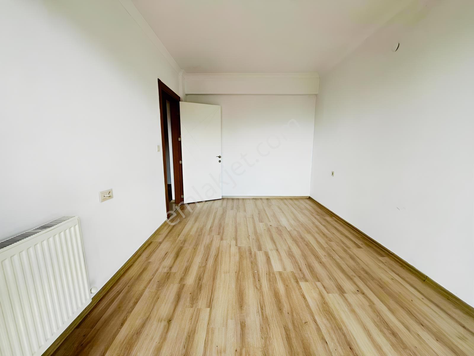 Çözüm Emlak'tan Muradiye Site İçinde 2+1 K.mutfak Kiralık Daire - Görsel 16