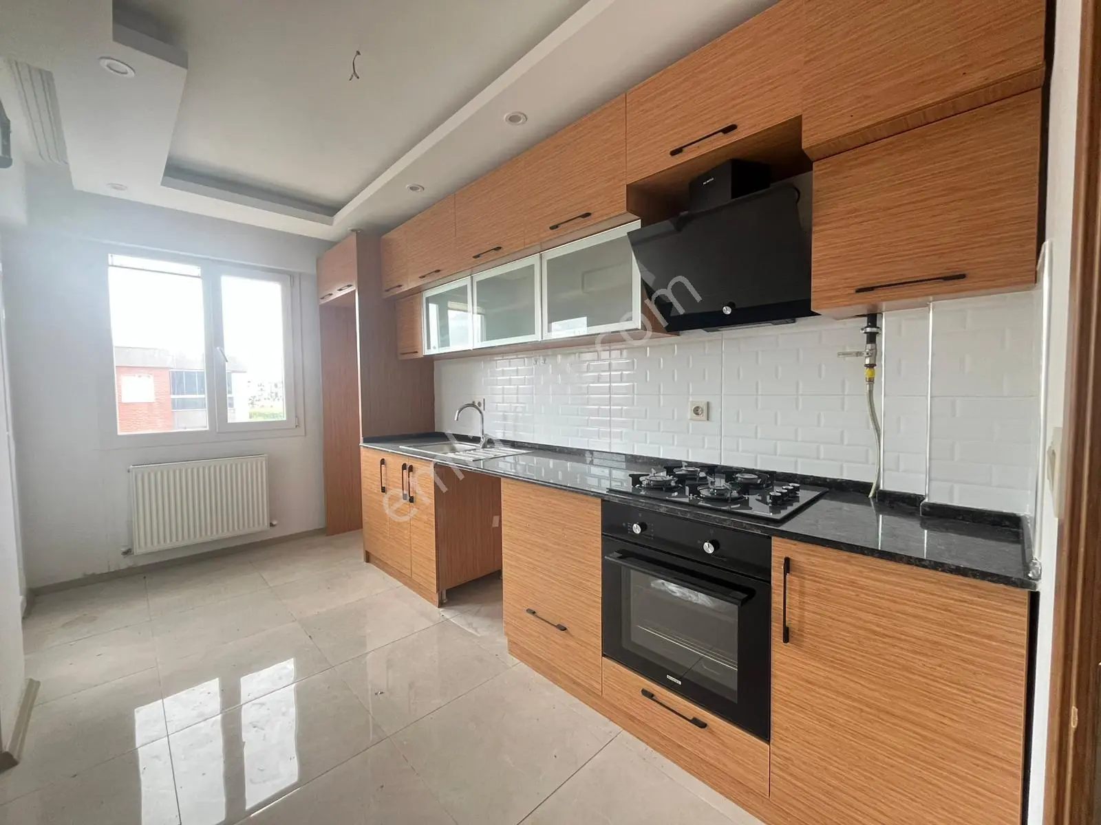Çözüm Emlak'tan Muradiye Site İçinde 2+1 K.mutfak Kiralık Daire - Görsel 4