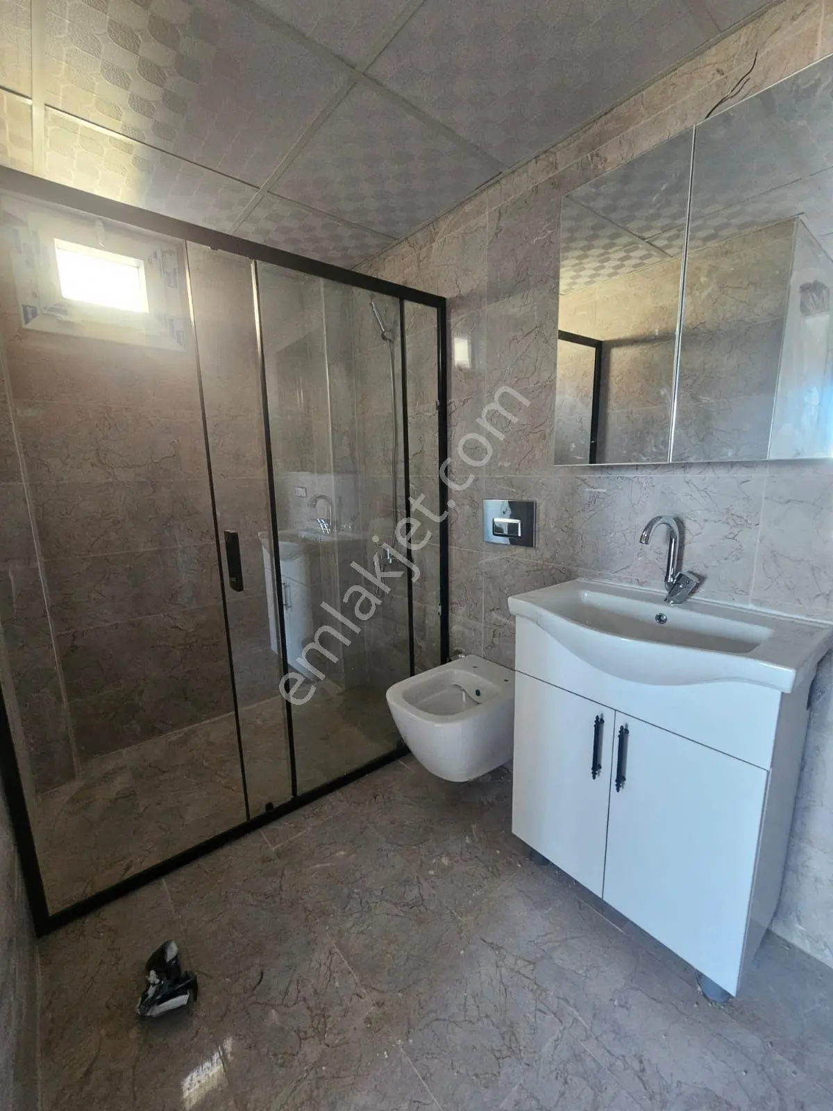 Çözüm Emlak'tan Muradiye'de 1+1 Ara Kat Yerden Isıtmalı Daire - Görsel 32