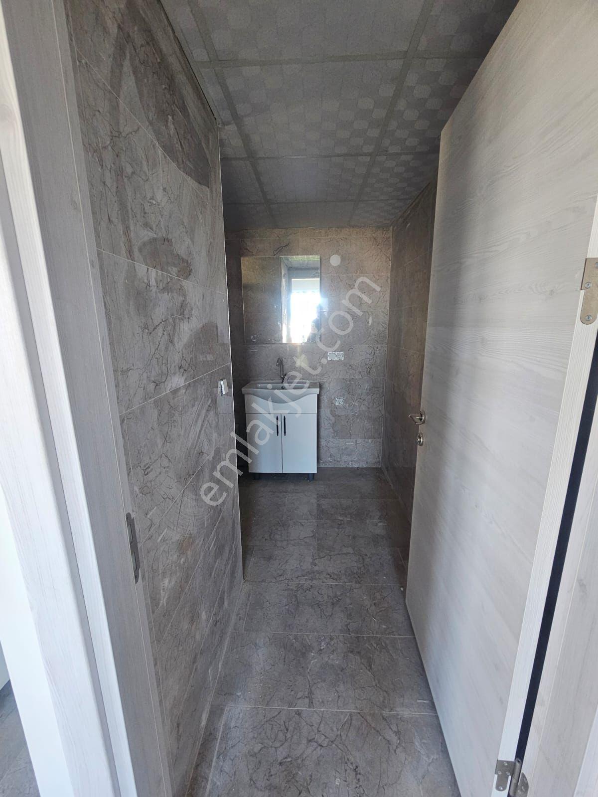 Çözüm Emlak'tan Muradiye'de 1+1 Ara Kat Yerden Isıtmalı Daire - Görsel 31