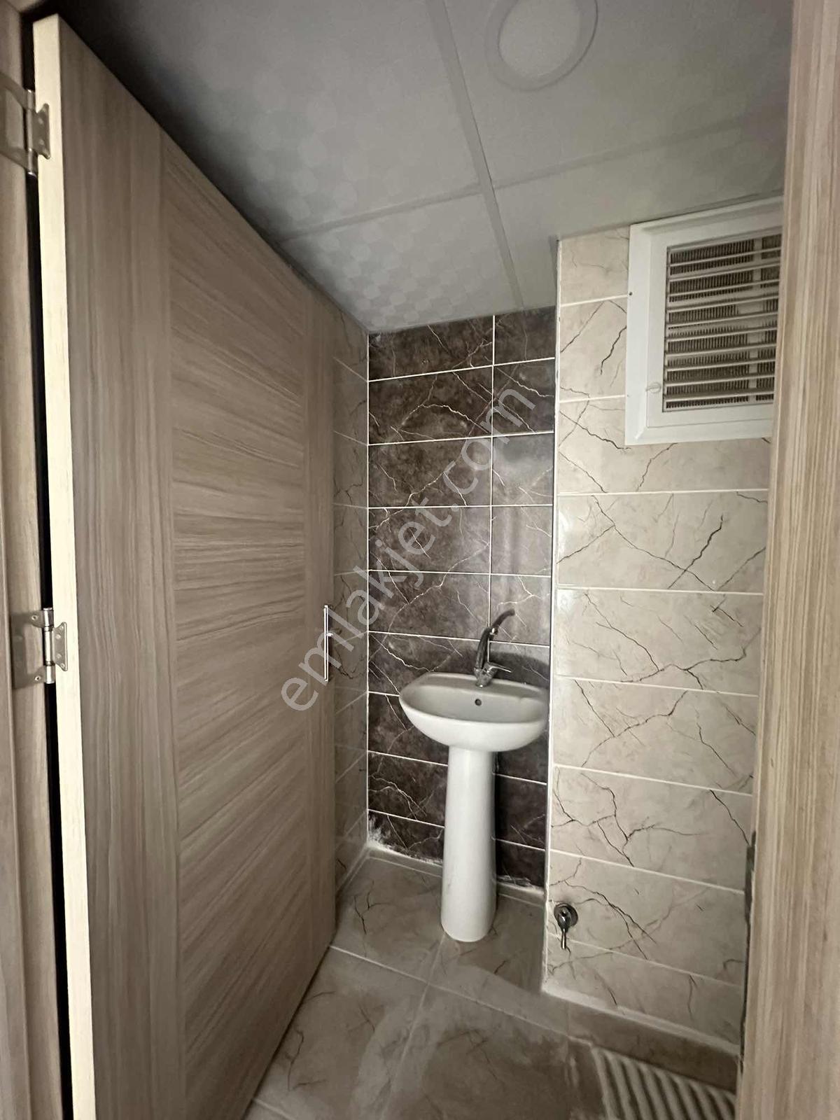 Çözüm Emlak'tan Muradiyede 2+1 Satışı Tam Göstermeye Uygun Daire - Görsel 21