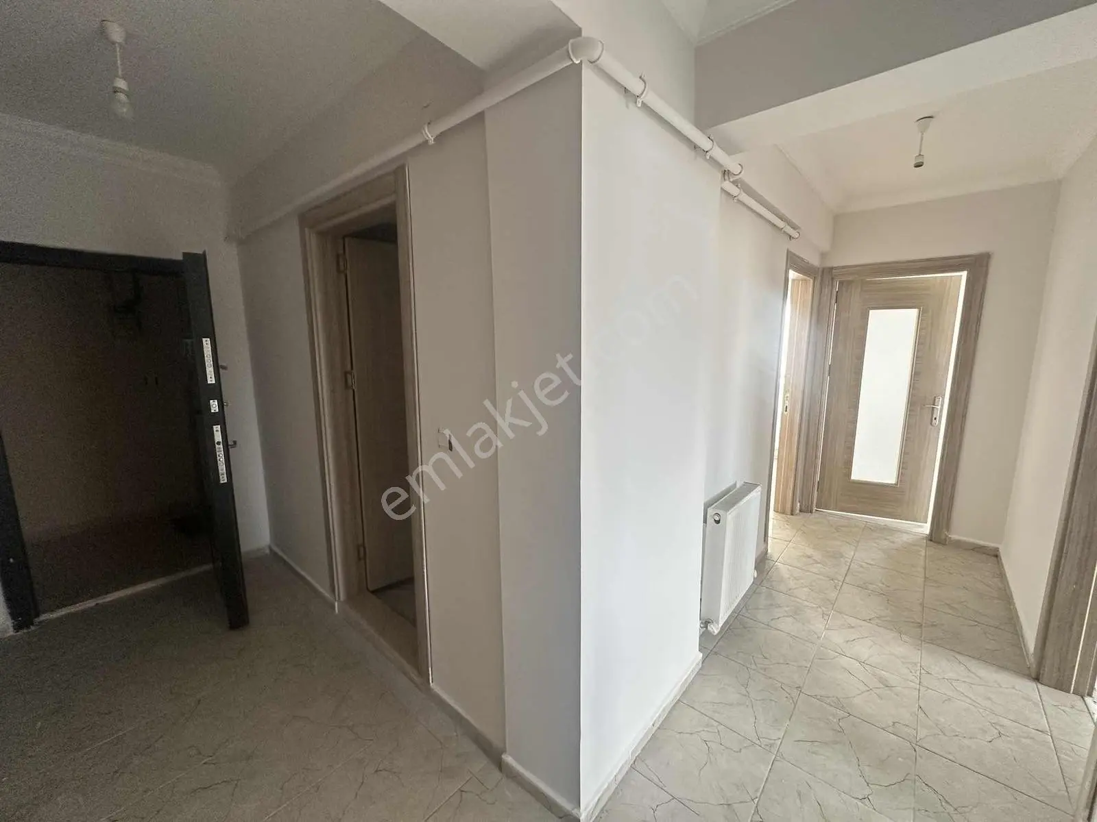 Çözüm Emlak'tan Muradiyede 2+1 Satışı Tam Göstermeye Uygun Daire - Görsel 19