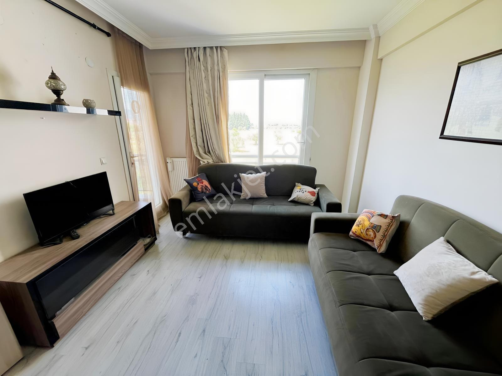 Çözüm Emlak'tan Muradiye Caddeye Yakın 1+1 Eşyalı Kiralık Daire - Görsel 5