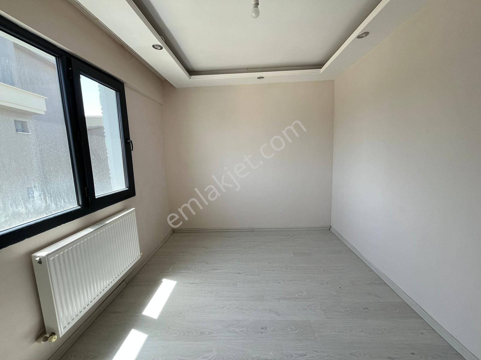 Çözüm Emlak'tan Muradiye'de Önü Açık 2+1 Karanlıksız Daire - Görsel 24