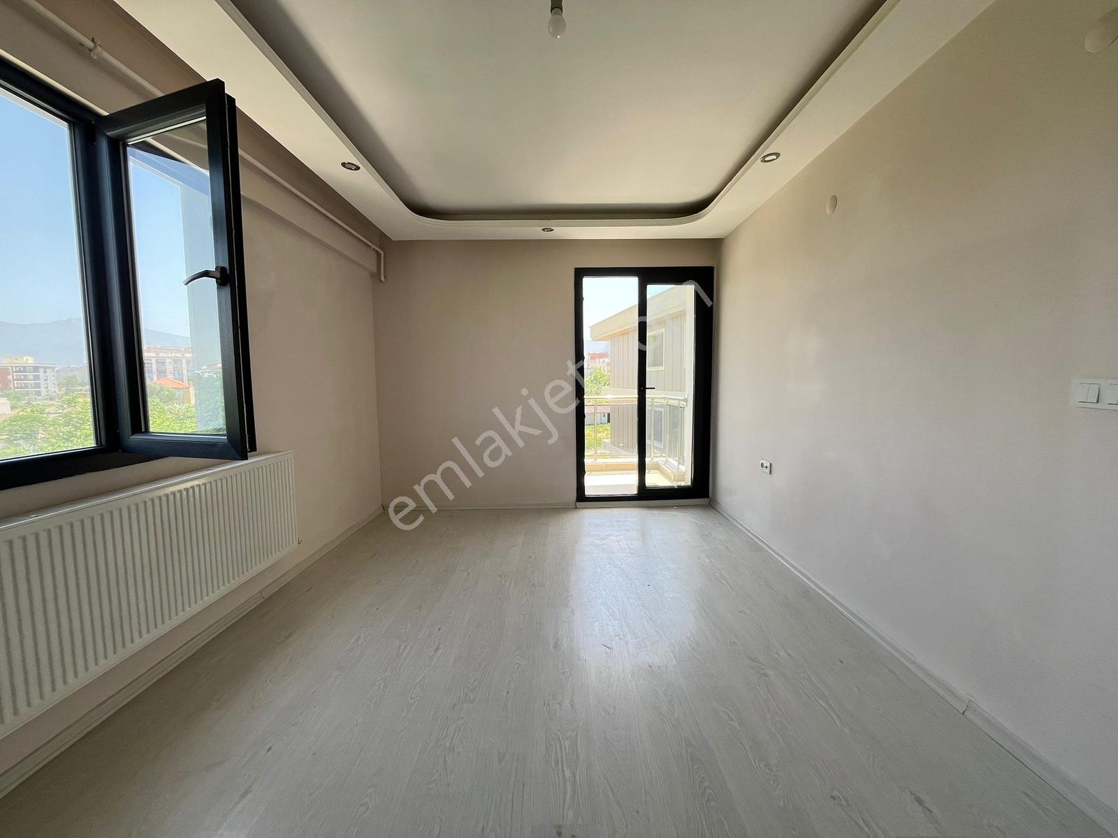 Çözüm Emlak'tan Muradiye'de Önü Açık 2+1 Karanlıksız Daire - Görsel 5