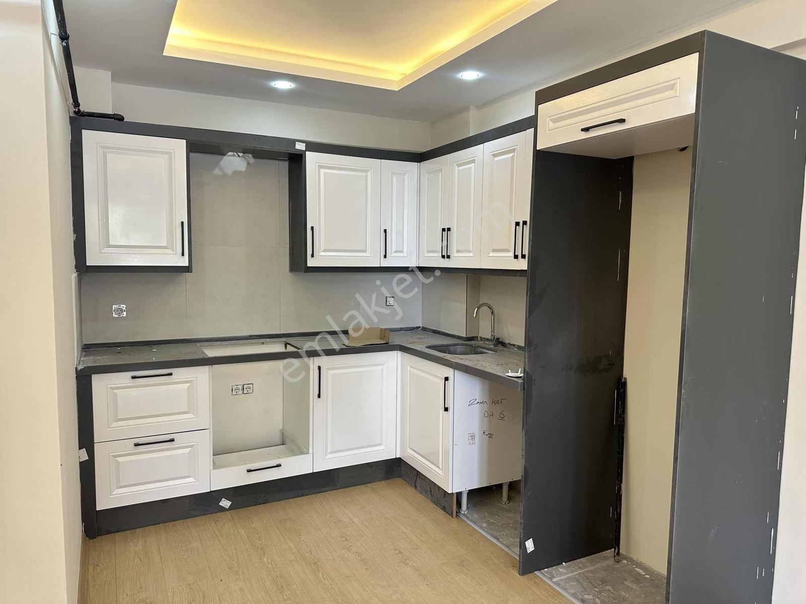 Çözüm Emlak'tan Muradiye'de Sıfır 2+1 Otoparklı Satılık Daire - Görsel 7