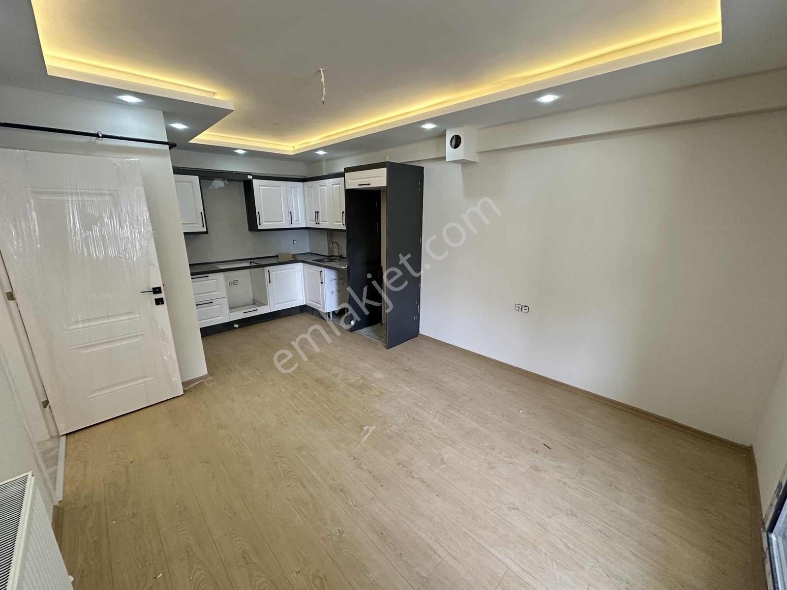 Çözüm Emlak'tan Muradiye'de Sıfır 2+1 Otoparklı Satılık Daire - Görsel 4