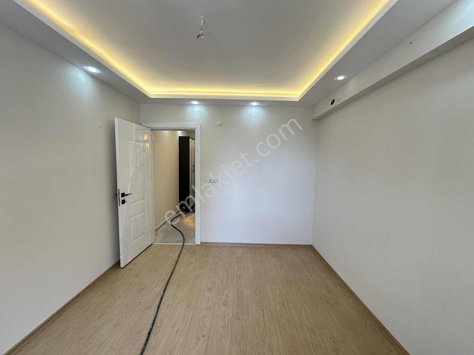 Çözüm Emlak'tan Muradiye'de Sıfır 2+1 Otoparklı Satılık Daire - Görsel 14