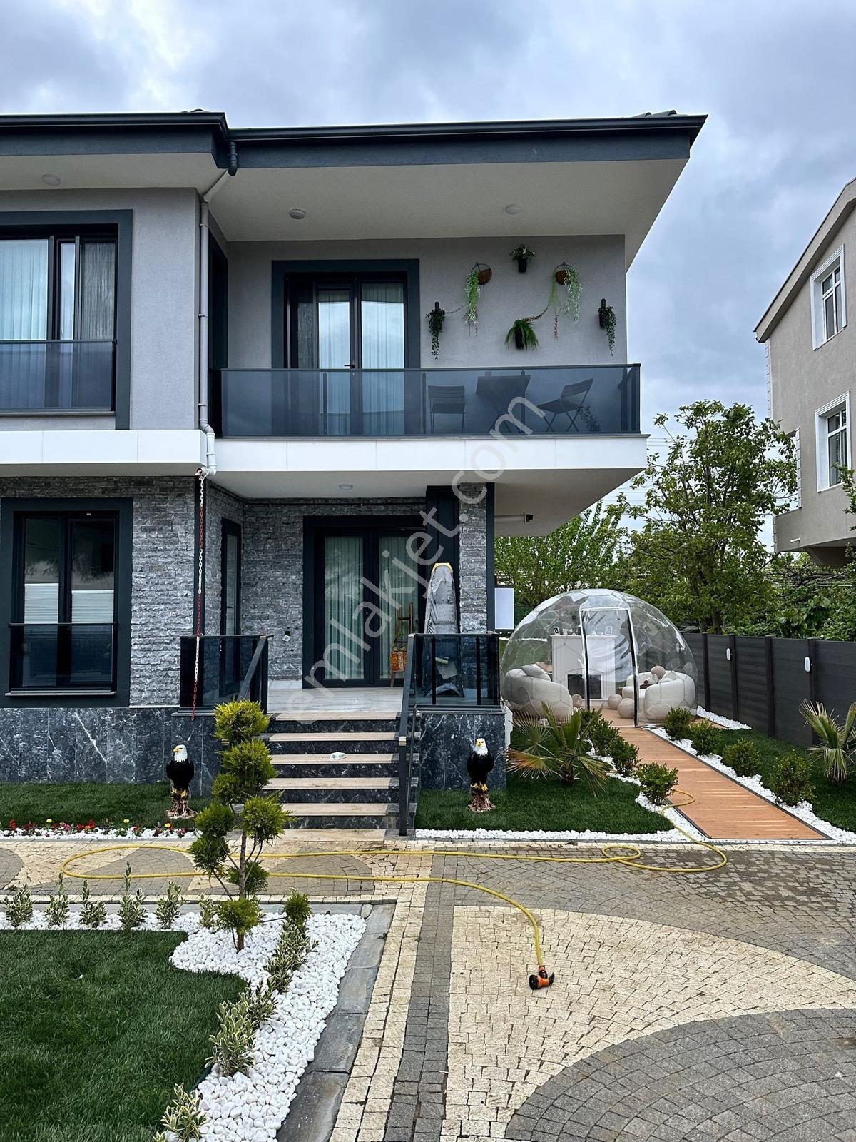 Re/max Kıyı'dan ^evren Tatil Sitesinde Tam Müstakil Lüks Villa^ - Görsel 32