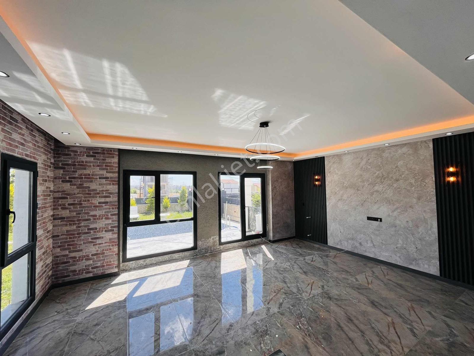 Re/max Kıyı Satılık Müstakil Havuzlu İskanlı Deniz Manzaralı - Görsel 4