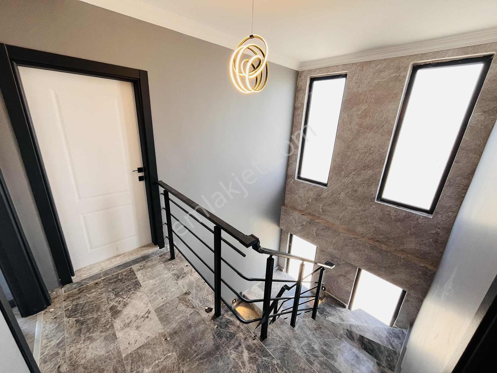 Re/max Kıyı Satılık Müstakil Havuzlu İskanlı Deniz Manzaralı - Görsel 27